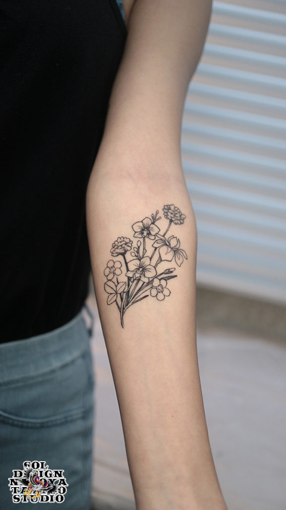 名古屋　タトゥー　女性